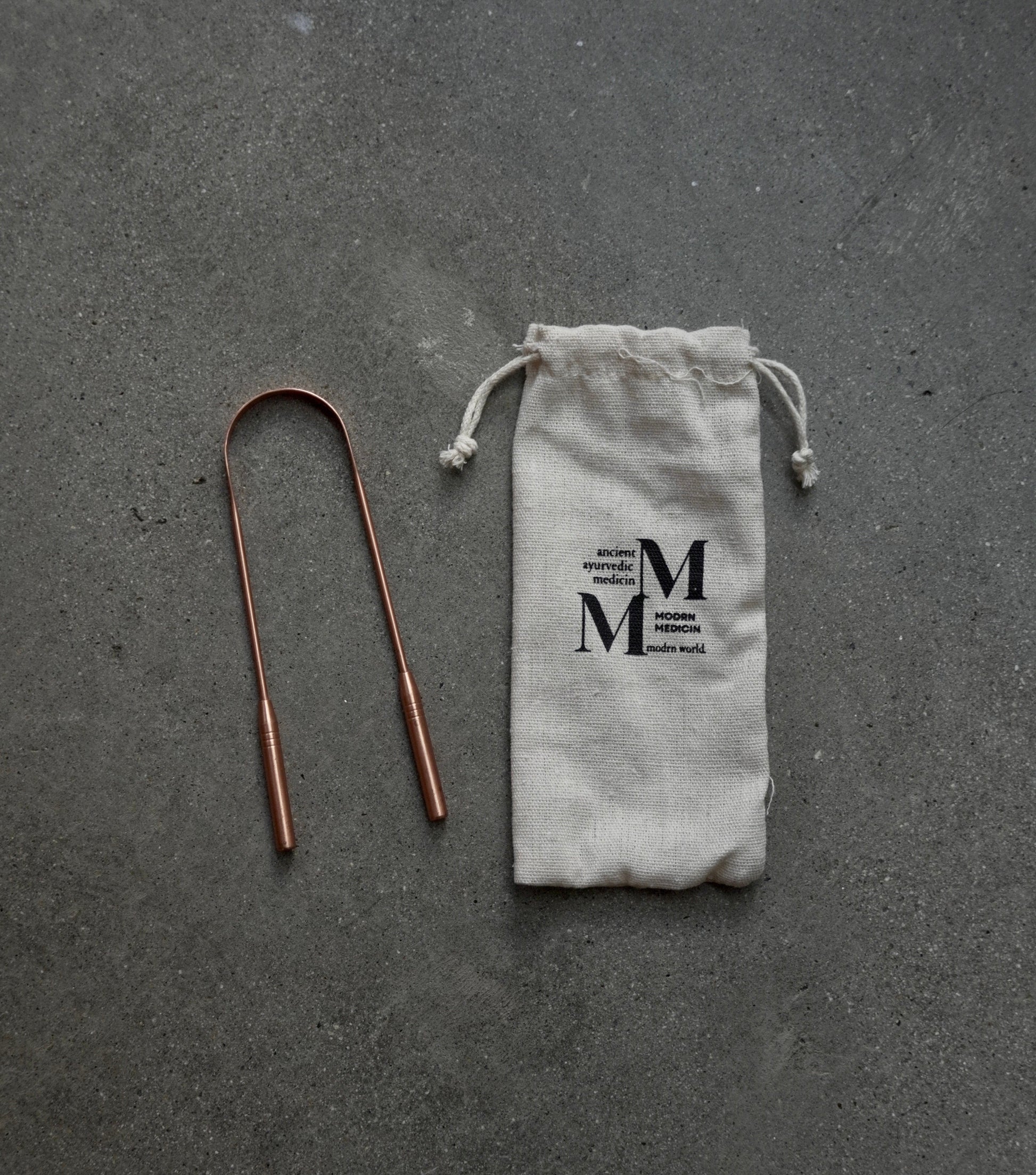Elevate Your Oral Hygiene with the Antimicrobial Pure Copper Tongue Scraper